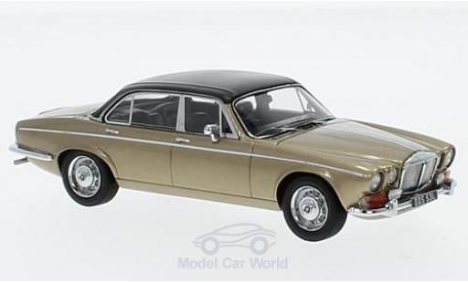 Miniature Daimler Double Six 1/43 Matrix Vanden Plas Series 1 metallise marron/noire RHD Daimler Double Six 1/43 Matrix Vanden Plas Series 1 metallise marron/noire RHD miniature