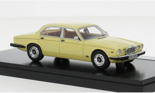 Miniature Jaguar XJ 1/43 Matrix 6 Series III 4.2 beige 1979 1:43 Jaguar XJ 1/43 Matrix 6 Series III 4.2 beige 1979 1:43 miniature