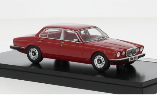 Miniature Jaguar XJ 1/43 Matrix 6 Series III 4.2 rouge 1979 1:43 Jaguar XJ 1/43 Matrix 6 Series III 4.2 rouge 1979 1:43 miniature
