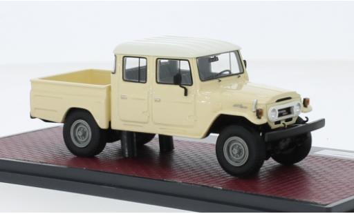 Toyota Land Cruiser 1/43 Matrix HJ45 Crew Cab beige/blanche miniature