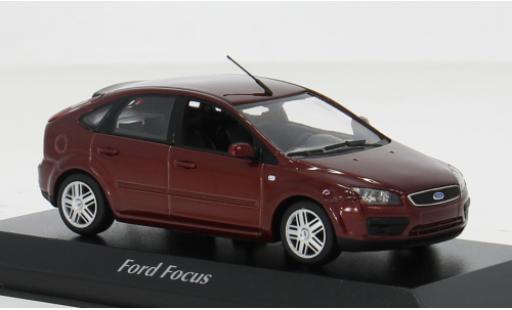 Miniature Ford Focus 1/43 Maxichamps MK II metallise rouge 2004 1:43 Ford Focus 1/43 Maxichamps MK II metallise rouge 2004 1:43 miniature