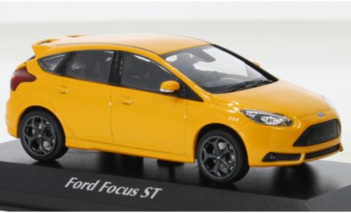 Miniature Ford Focus 1/43 Maxichamps MK III ST metallise orange 2011 Ford Focus 1/43 Maxichamps MK III ST metallise orange 2011 miniature