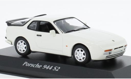 Miniature Porsche 944 1/43 Maxichamps S2 blanche 1989 Porsche 944 1/43 Maxichamps S2 blanche 1989 miniature
