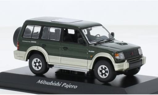 Mitsubishi Pajero 1/43 Maxichamps LWB metallise verte 1991 1:43 miniature
