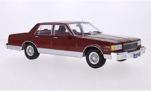 Miniature Chevrolet Caprice Classic 1/18 MCG Sedan metallise rouge 1985 les portes et capos fermé Chevrolet Caprice Classic 1/18 MCG Sedan metallise rouge 1985 les portes et capos fermé miniature