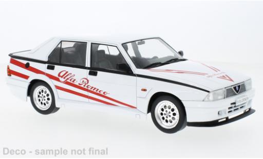 Miniature Alfa Romeo 75 1/18 MCG Turbo Evoluzione blanche 1987 Alfa Romeo 75 1/18 MCG Turbo Evoluzione blanche 1987 miniature