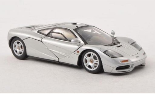 McLaren F1 Base 1/43 Autoart grise 1994 miniature