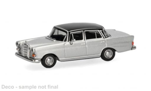 Mercedes 200 1/87 Herpa Heckflosse grise/noire 1:87 miniature