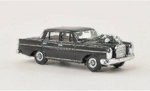 Mercedes 220 Base 1/87 Busch Hochzeit 1959 miniature