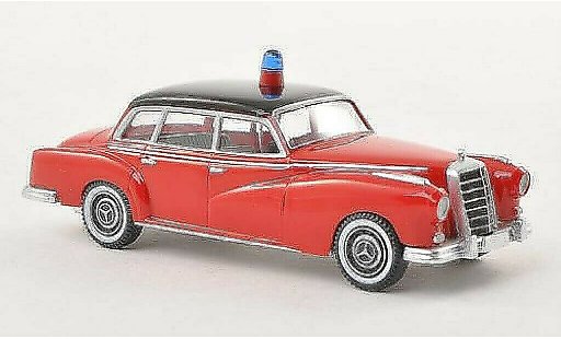 Mercedes 300 Base 1/87 Wiking Pompiers miniature
