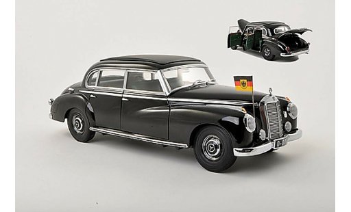 Mercedes 300 Base 1/18 Norev (W186) Staatslimousine Adenauer noire miniature