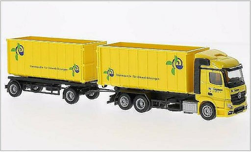 Mercedes Actros Streamspace 1/87 Herpa Hofmann denkt 2011 miniature