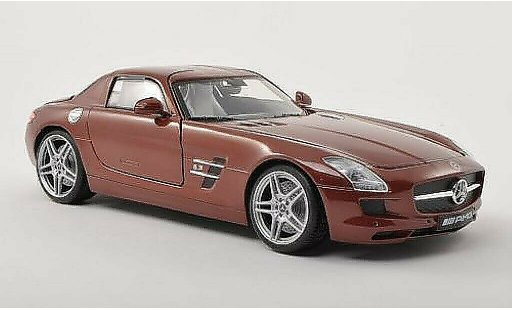 Mercedes SLS Coupe 1/18 Motormax AMG (C197) marron miniature