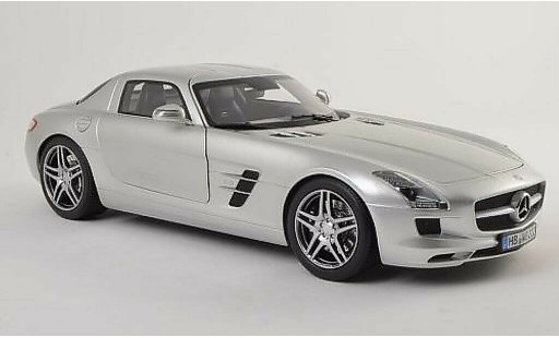 Mercedes C Coupe 1/18 Norev AMG (C197) grise 2010 miniature