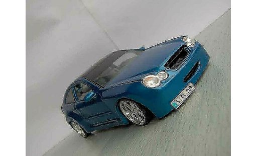 Mercedes Classe C Base 1/18 Maisto compact kompressor miniature