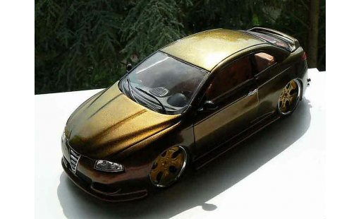 Alfa Romeo GT coupe 1/18 Welly peinture cameleon jantes 18 pouces miniature