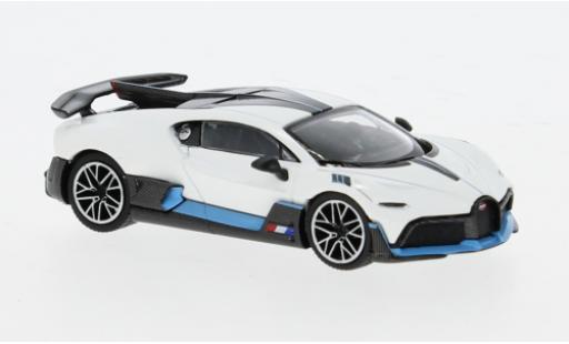 Miniature Bugatti Divo 1/64 Mini GT blanche/Dekor 1:64 Bugatti Divo 1/64 Mini GT blanche/Dekor 1:64 miniature