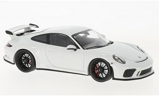 Miniature Porsche 991 GT3 1/43 Minichamps 911 () GT3 blanche 2017 Porsche 991 GT3 1/43 Minichamps 911 () GT3 blanche 2017 miniature