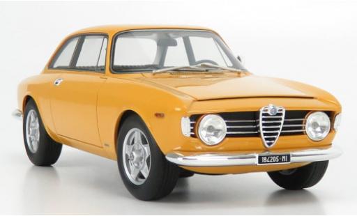 Miniature Alfa Romeo Giulia 1/18 Mitica 1600 Sprint GT Veloce jaune 1965 Alfa Romeo Giulia 1/18 Mitica 1600 Sprint GT Veloce jaune 1965 miniature