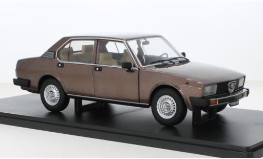 Alfa Romeo Alfetta 1/18 Mitica Berlina 2000 TD metallise marron 1979 miniature