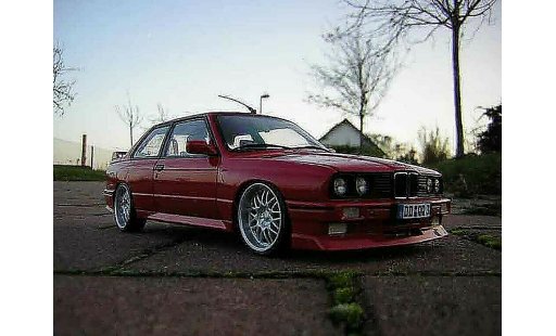 Bmw M3 coupe 1/18 Autoart E30 rouge jantes bords larges miniature