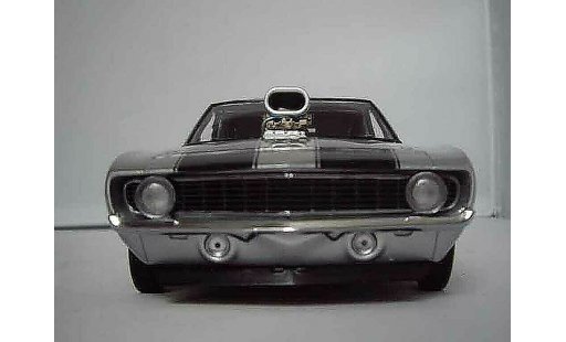 Chevrolet Camaro Z28 1/18 GMP drag racing miniature