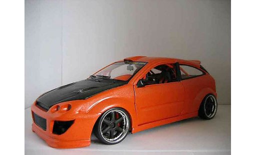 Ford Focus RS 1/18 Hot Wheels tuning miniature