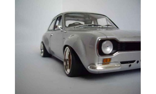 Ford RS 1600 Rally 1/18 Minichamps grise jantes nid dabeilles miniature