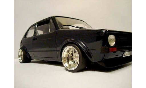 Volkswagen Golf GTI 1/18 Solido German Look pneux flancs tendus miniature