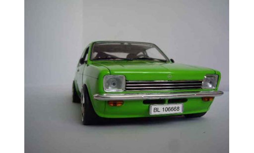 Opel Kadett C coupe 1/18 Minichamps sr 1976 verte miniature