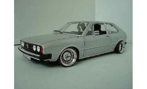 Volkswagen Scirocco GTI 1/18 Revell grise miniature