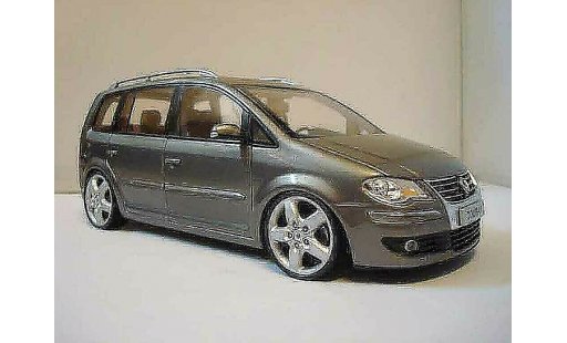 Volkswagen Touran Base 1/18 Shanghai Volkswagen 2008 jantes 19 pouces miniature