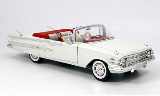 Miniature Chevrolet Impala 1/18 Motormax blanche 1960 Chevrolet Impala 1/18 Motormax blanche 1960 miniature