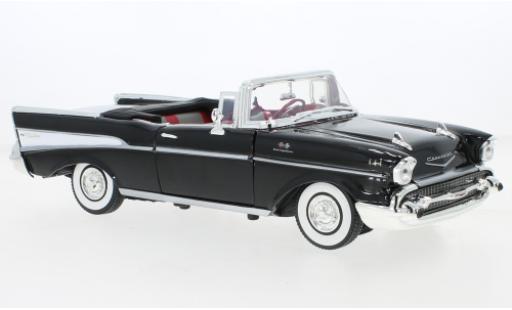 Miniature Chevrolet Bel Air 1/18 Motormax Cabriolet noire/blanche James Bond 007 - Dr.No 1957 Chevrolet Bel Air 1/18 Motormax Cabriolet noire/blanche James Bond 007 - Dr.No 1957 miniature