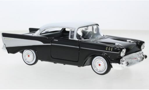 Miniature Chevrolet Bel Air 1/24 Motormax Bel air Hardtop tuning noire/Décorer 1957 Chevrolet Bel Air 1/24 Motormax Bel air Hardtop tuning noire/Décorer 1957 miniature