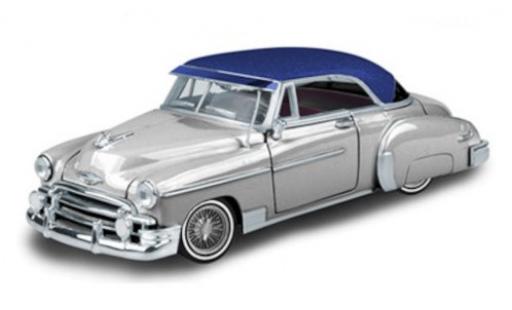 Miniature Chevrolet Bel Air 1/24 Motormax grise/bleue 1950 Chevrolet Bel Air 1/24 Motormax grise/bleue 1950 miniature