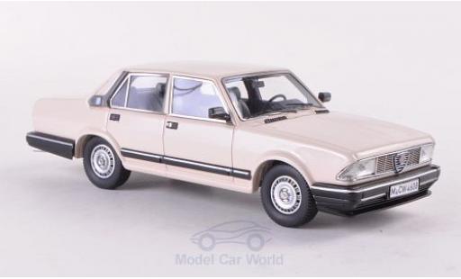 Miniature Alfa Romeo Alfa 6 1/43 Neo 2500i beige 1985 Alfa Romeo Alfa 6 1/43 Neo 2500i beige 1985 miniature