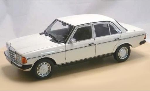 Miniature Mercedes 200 1/18 Norev (W123) blanche 1982 Mercedes 200 1/18 Norev (W123) blanche 1982 miniature