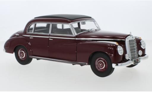 Miniature Mercedes 300 1/18 Norev (W186) rouge 1955 Mercedes 300 1/18 Norev (W186) rouge 1955 miniature