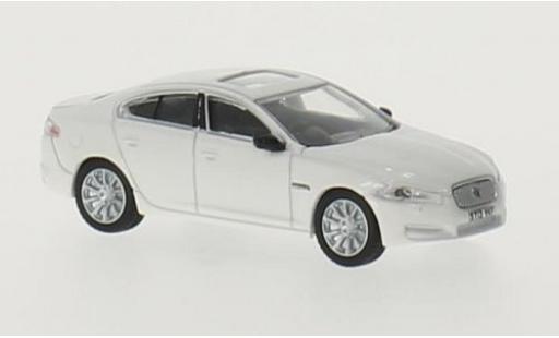 Miniature Jaguar XF 1/76 Oxford blanche RHD Jaguar XF 1/76 Oxford blanche RHD miniature