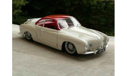 Volkswagen Karmann Base 1/18 Solido low light miniature