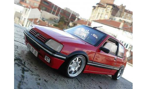Peugeot 205 GTI 1/18 Solido 1.9 Rouge Vallelunga rouge vallelunga jantes pts miniature