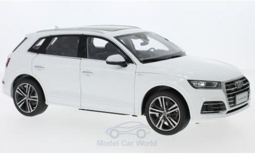 Miniature Audi Q5 1/18 Paudi L blanche 2018 Audi Q5 1/18 Paudi L blanche 2018 miniature