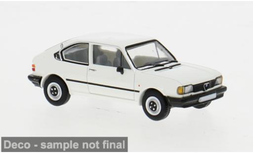 Miniature Alfa Romeo Alfasud 1/87 PCX87 blanche 1980 1:87 Alfa Romeo Alfasud 1/87 PCX87 blanche 1980 1:87 miniature
