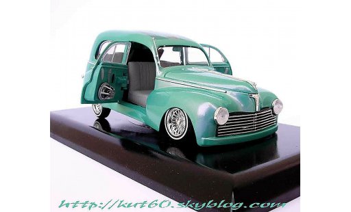 Peugeot 203 Fourgonette 1/18 Solido short delivery lowride miniature