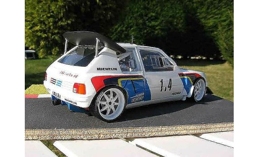 Peugeot 205 Turbo 16 1/18 Solido rallye T16 miniature