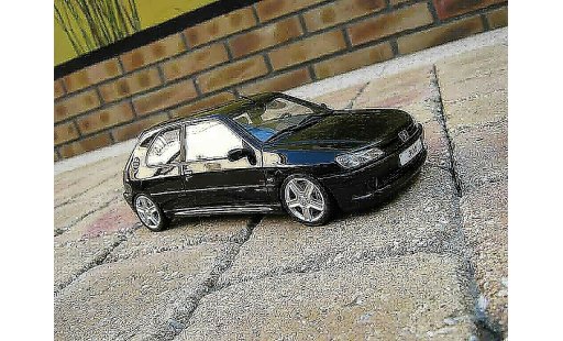 Peugeot 306 S16 1/18 Ottomobile noire jantes 206 rc miniature