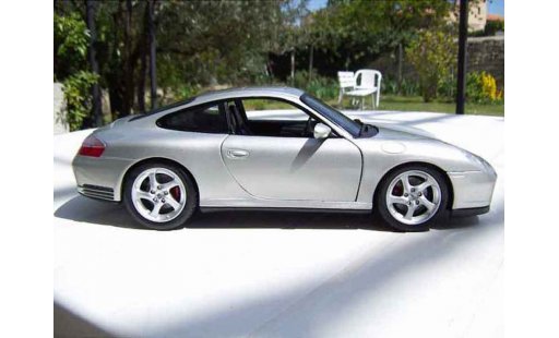 Porsche 911 4S 1/18 Maisto Carrera grise miniature