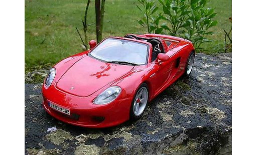 Porsche Carrera GT Base 1/18 Maisto rouge miniature