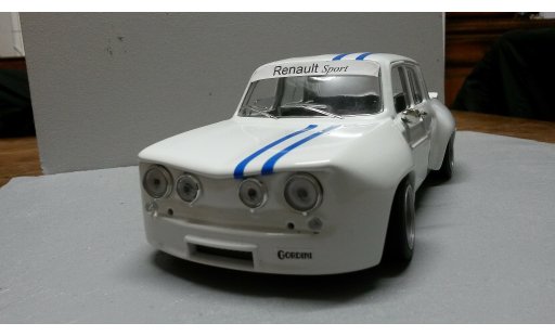 Renault 8 Gordini 1/18 Solido kit large groupe A blanche bandes bleues miniature